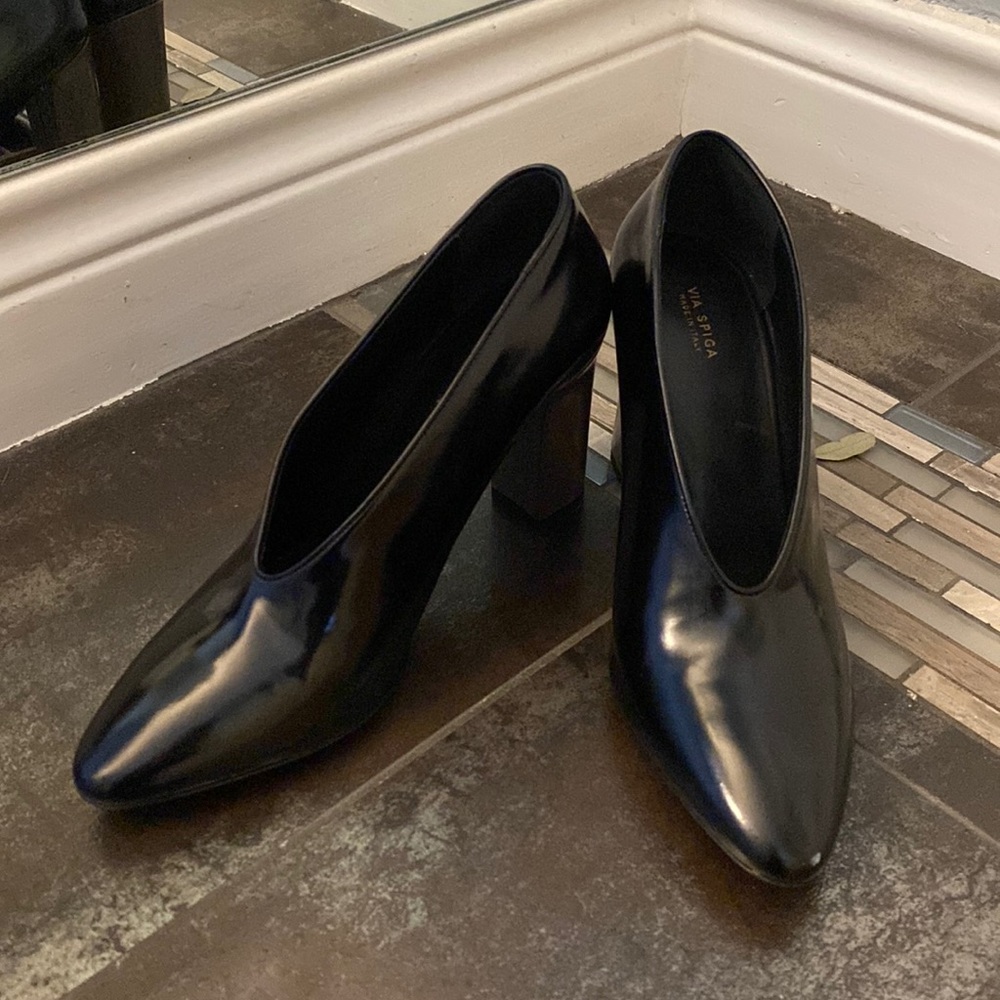 Size 9 Via Spiga Heels